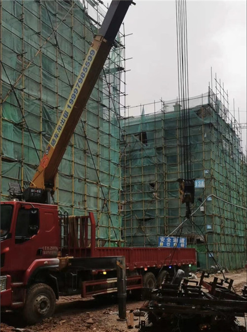 黄岛区“慢工细活”—— 吊车的 “微动控制” 技术